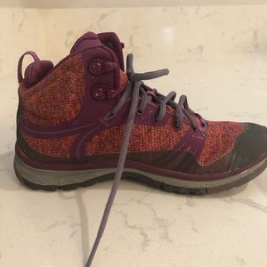 Keen Women’s size 5 Waterproof Hiking Boots